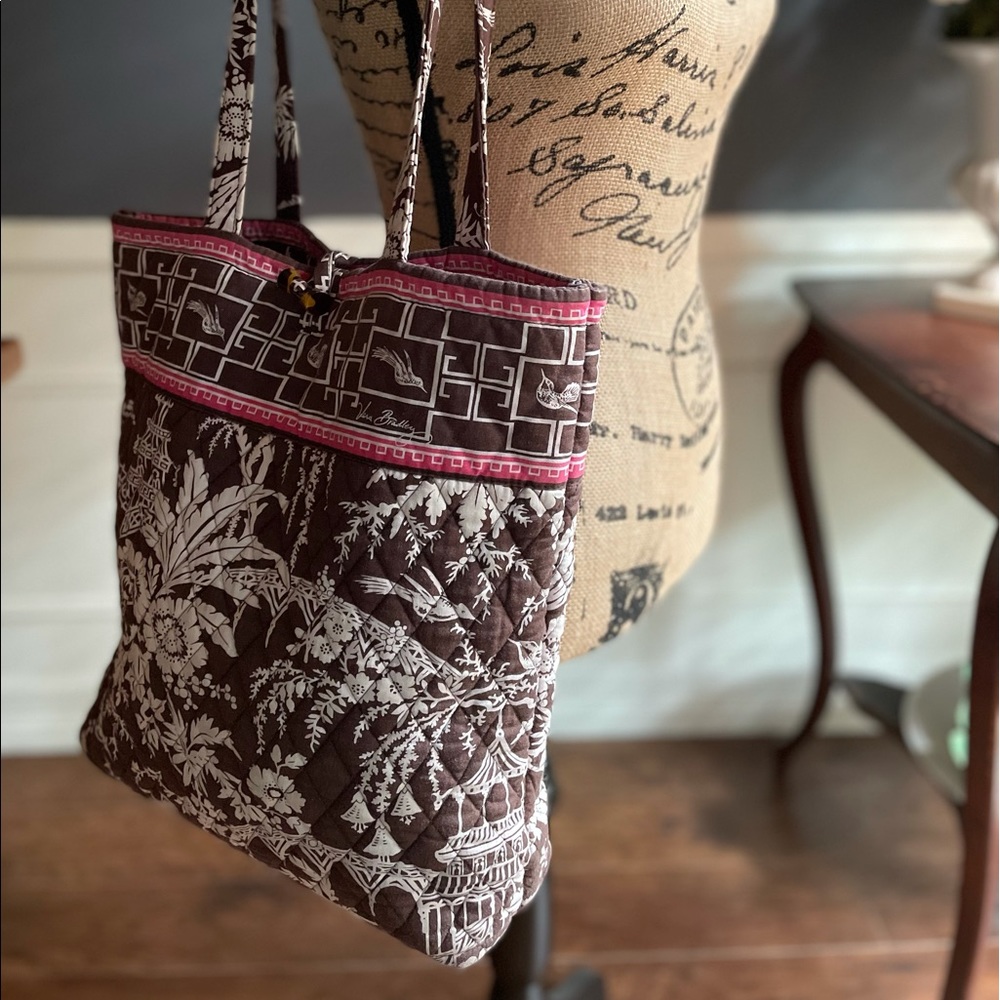 VERA BRADLEY  Large Tote in Brown Pink White Asian Inspired print with pink trim - Picture 14 of 16